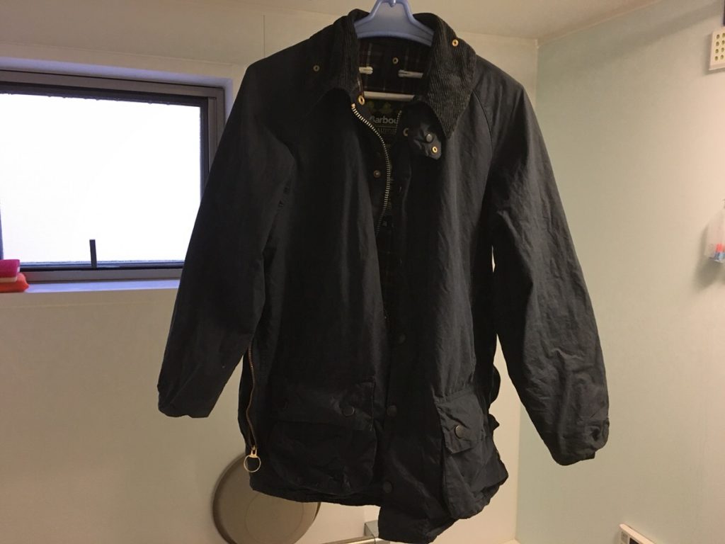 Barbour バブアー はビデイル派 ビューフォート派 臭いを消すためにオイルを抜い